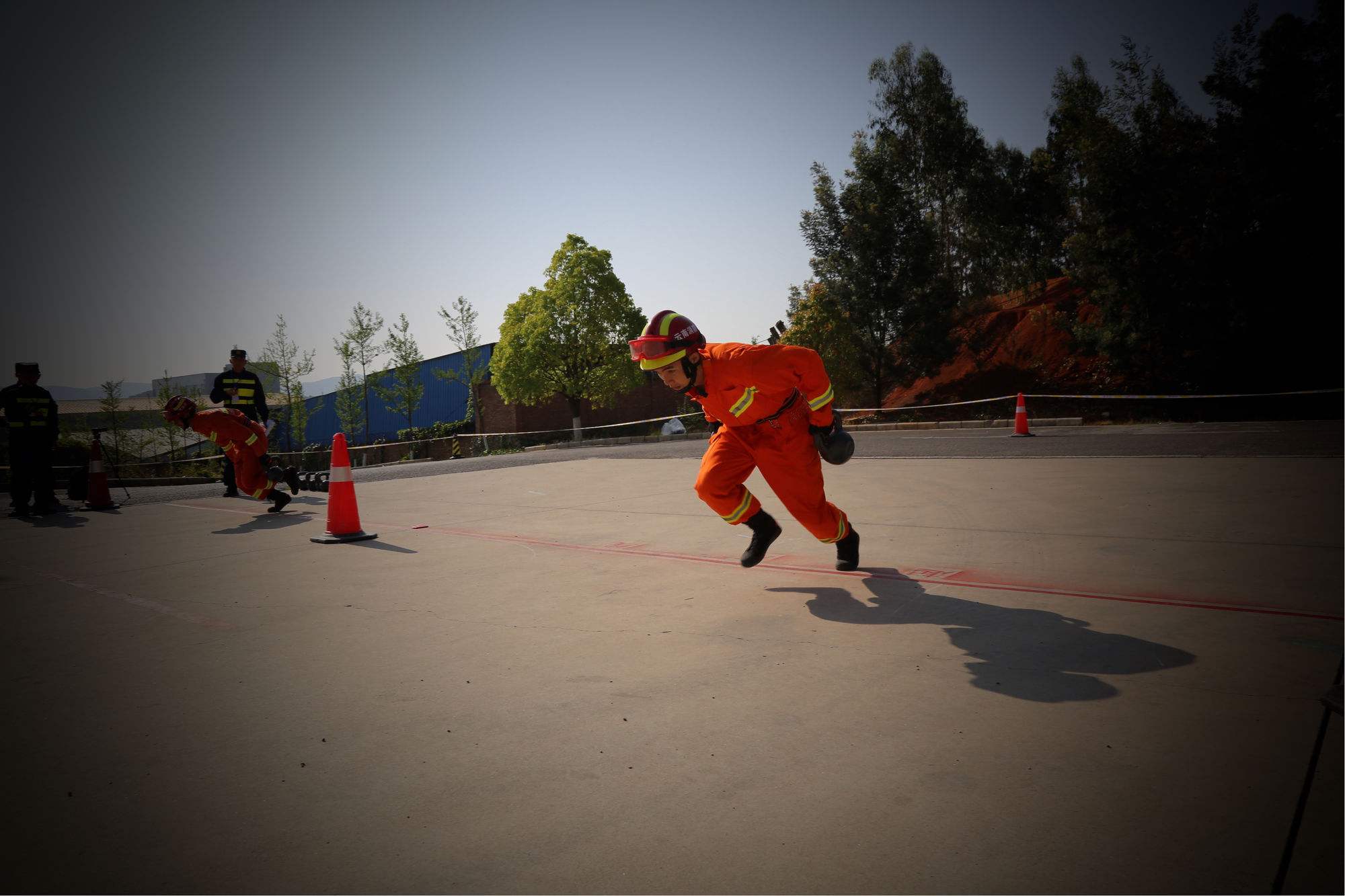 劲旅大战升温，角逐激情澎湃赛场引爆热潮