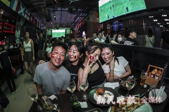 夜访球迷：足球俱乐部增设主题酒吧，提供观赛新体验