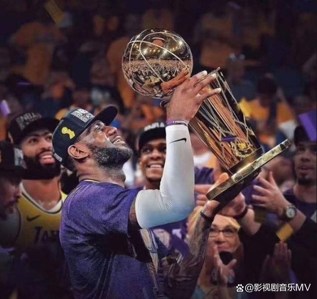 湖人主控表现出色，助球队赢得关键胜利